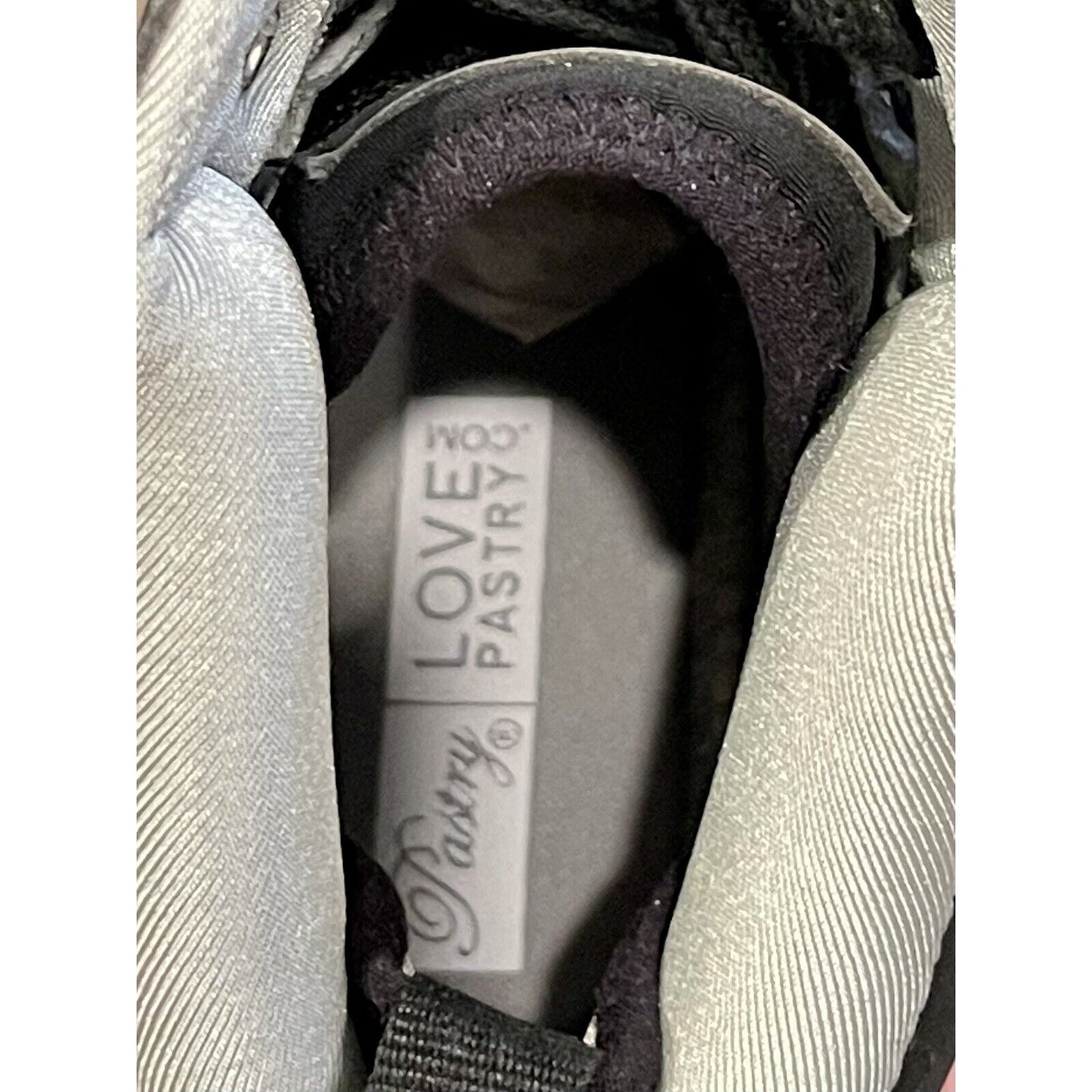Pastry Women's Pop Tart Star Dance Sneaker Shoe Black/Silver Size 8 🔥NEW🔥PA193030
