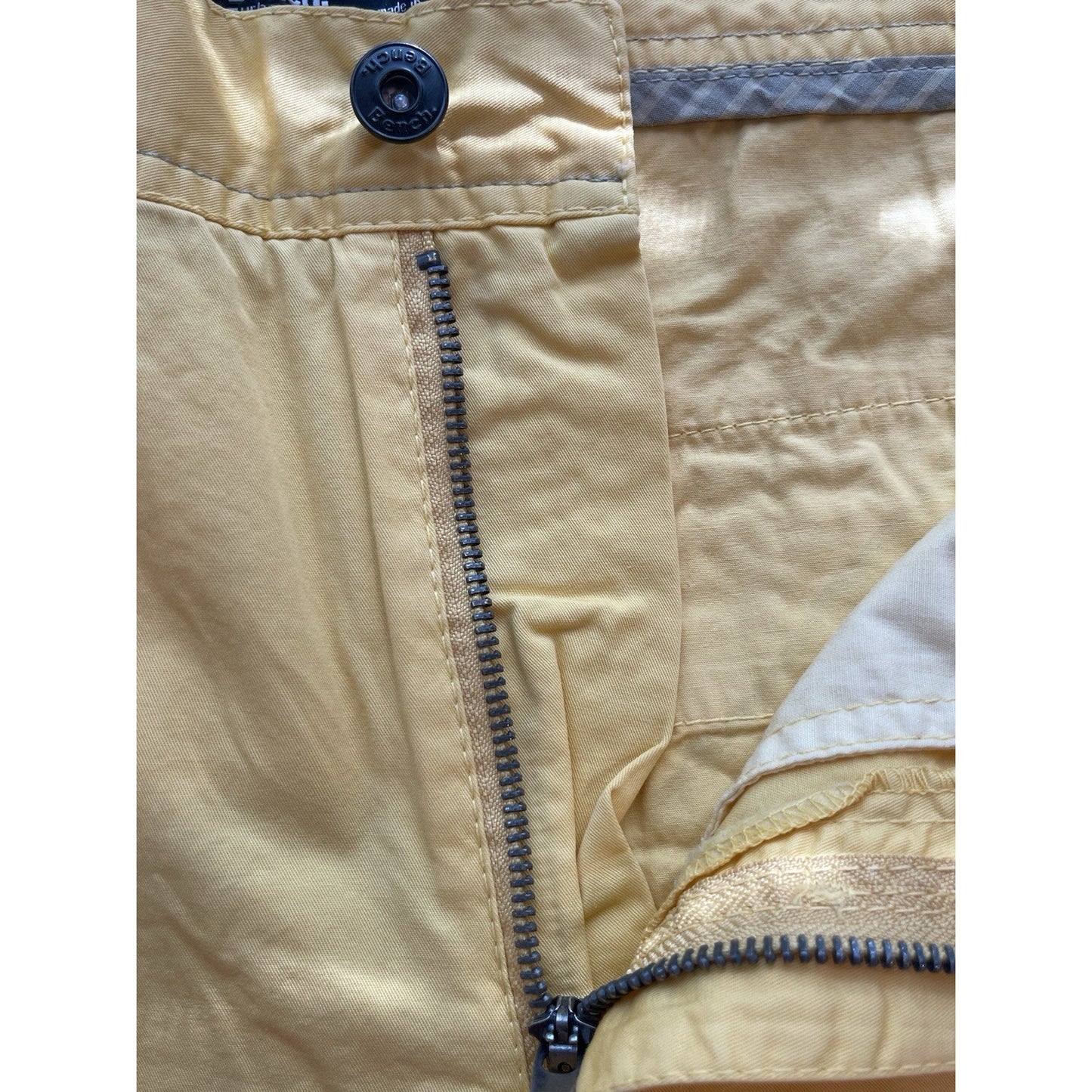 Men's Bench Urban Wear Chino Shorts Size 32 Yellow 🌴NEW🌴