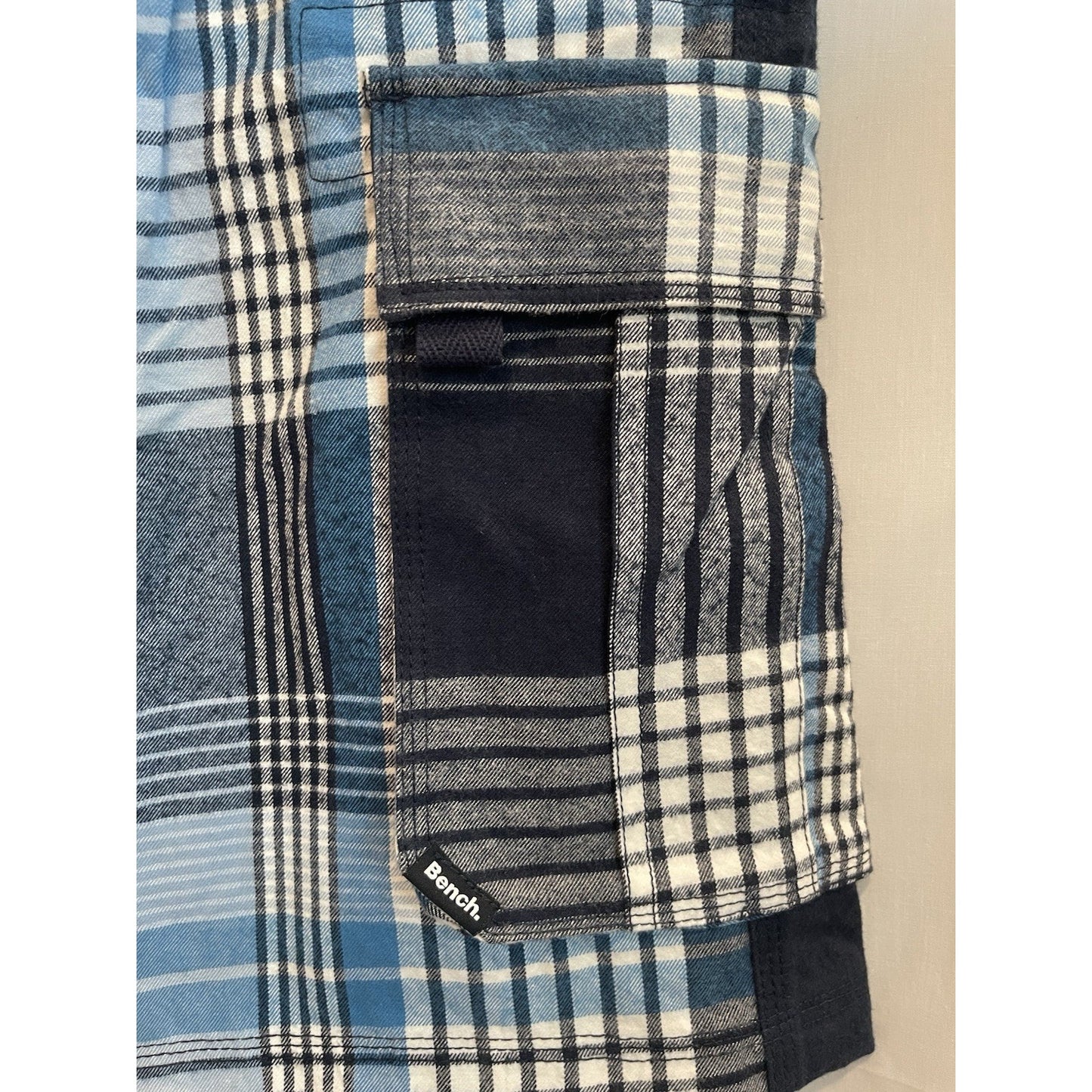 Men's Bench Urbanwear Cargo Shorts Size 32 Plaid Blue 🔥NEW🔥Snap Pockets Adjust